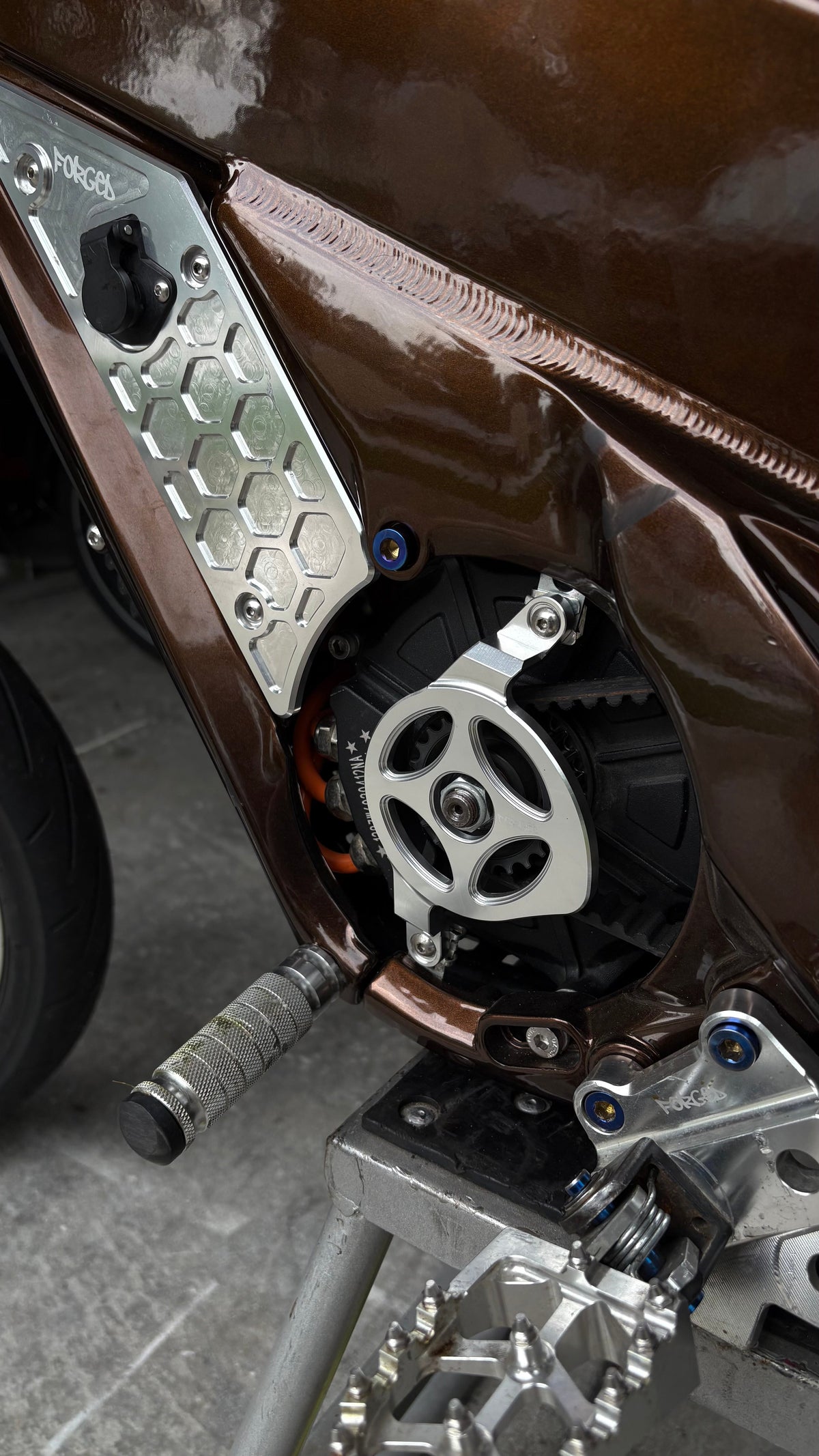 Carter moteur Talaria XXX – remplacement en métal, montage direct par boulonnage