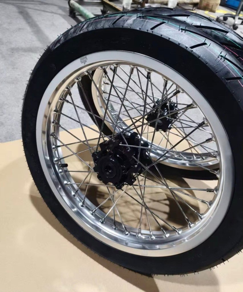 Complete 17in Emoto Super Moto Wheelset (Chrome/Black) - 79Bike/Surron/Eride/Ventus - Spectral Designs