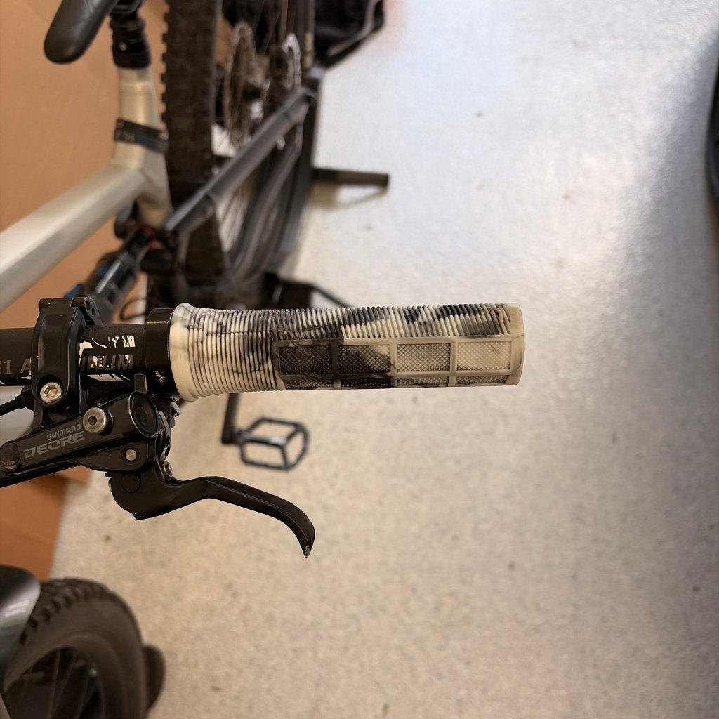 Premium Aluminum Lock - On MTB grips - Universal - Spectral Designs