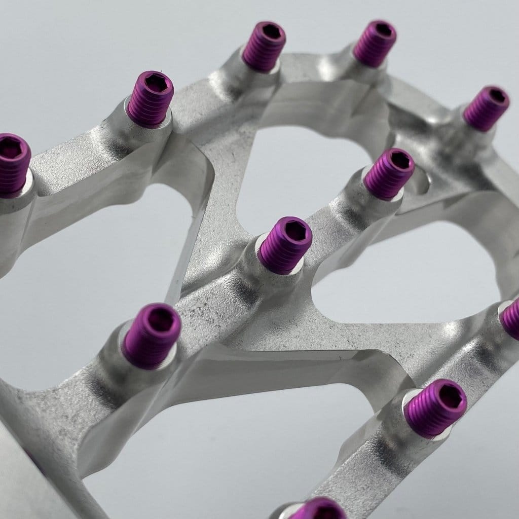 Warp 9 Elite Foot Peg Screws – titanium, M5 × 10mm by Warp9Racing